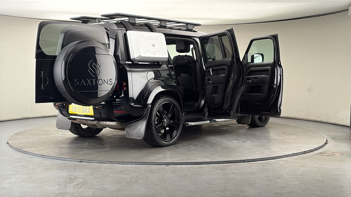 More views of Land Rover Defender 110
