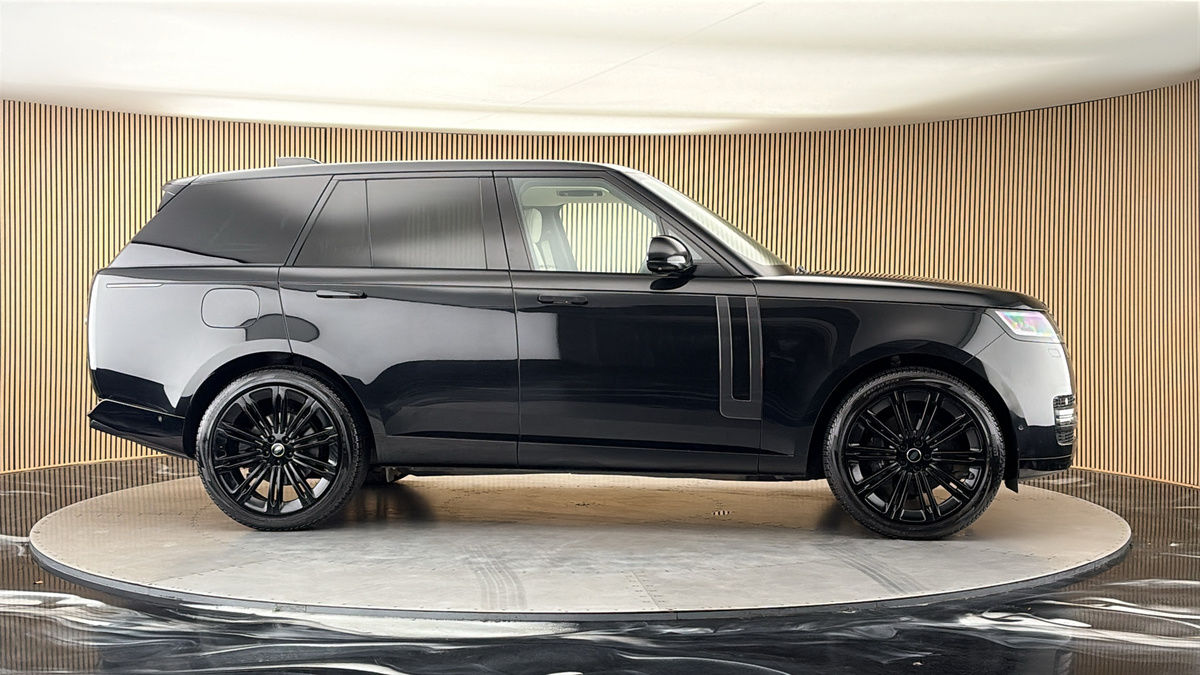 More views of Land Rover Range Rover