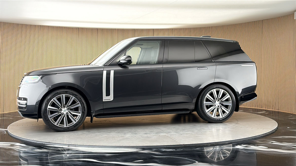 More views of Land Rover Range Rover