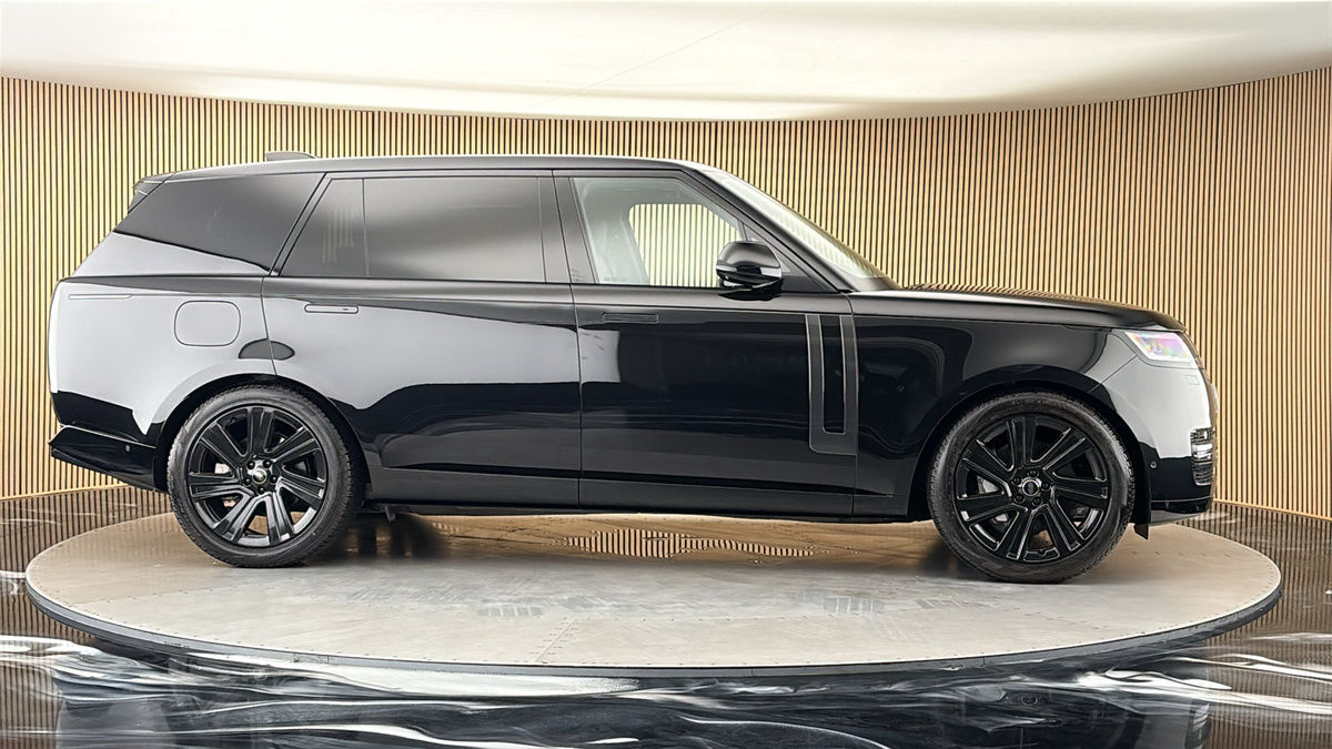 More views of Land Rover Range Rover