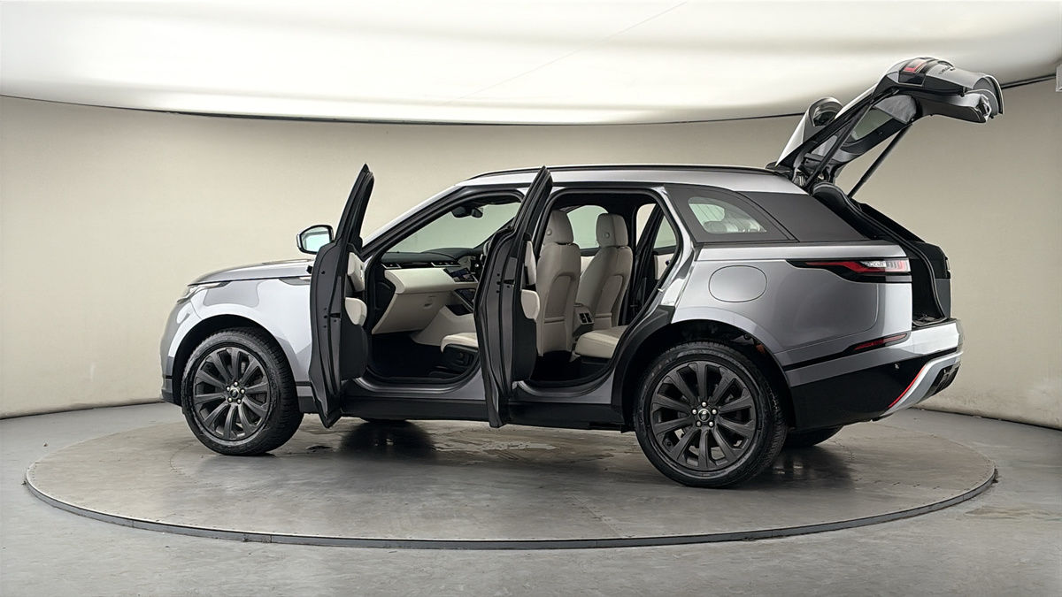 More views of Land Rover Range Rover Velar