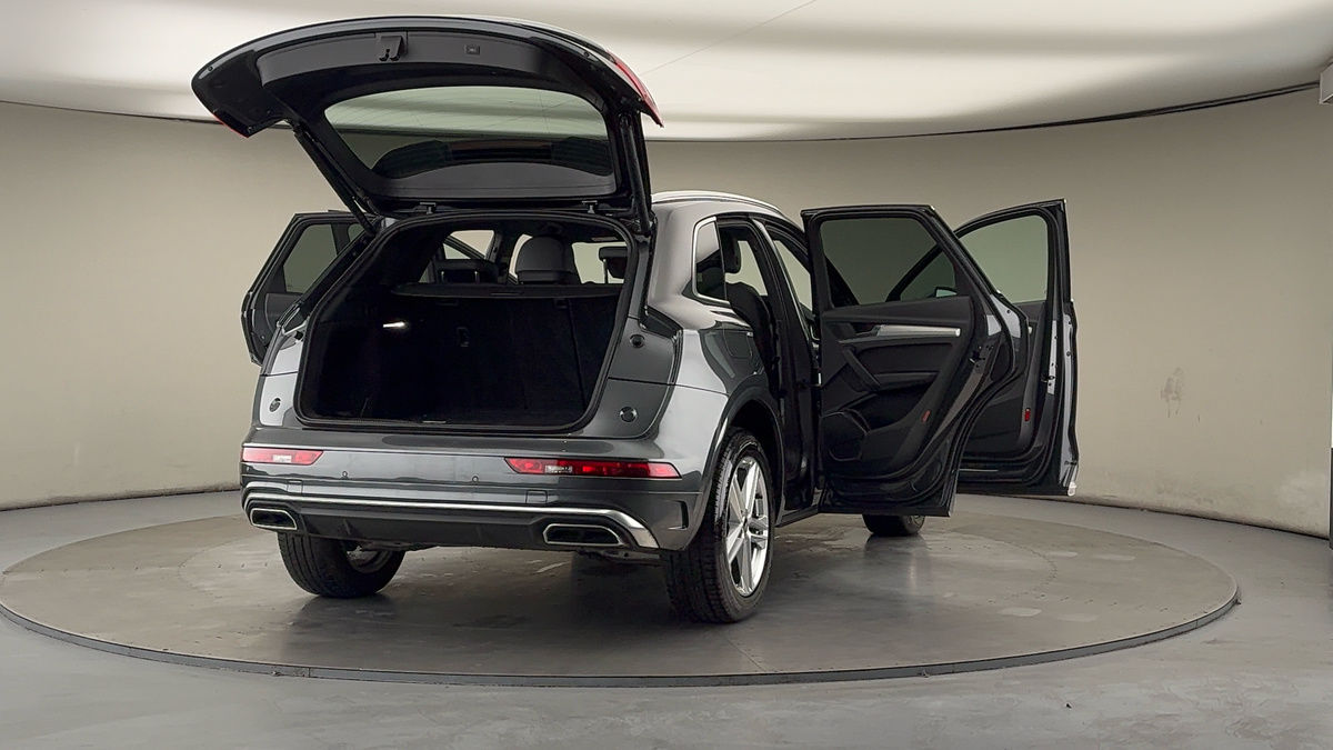 More views of Audi Q5