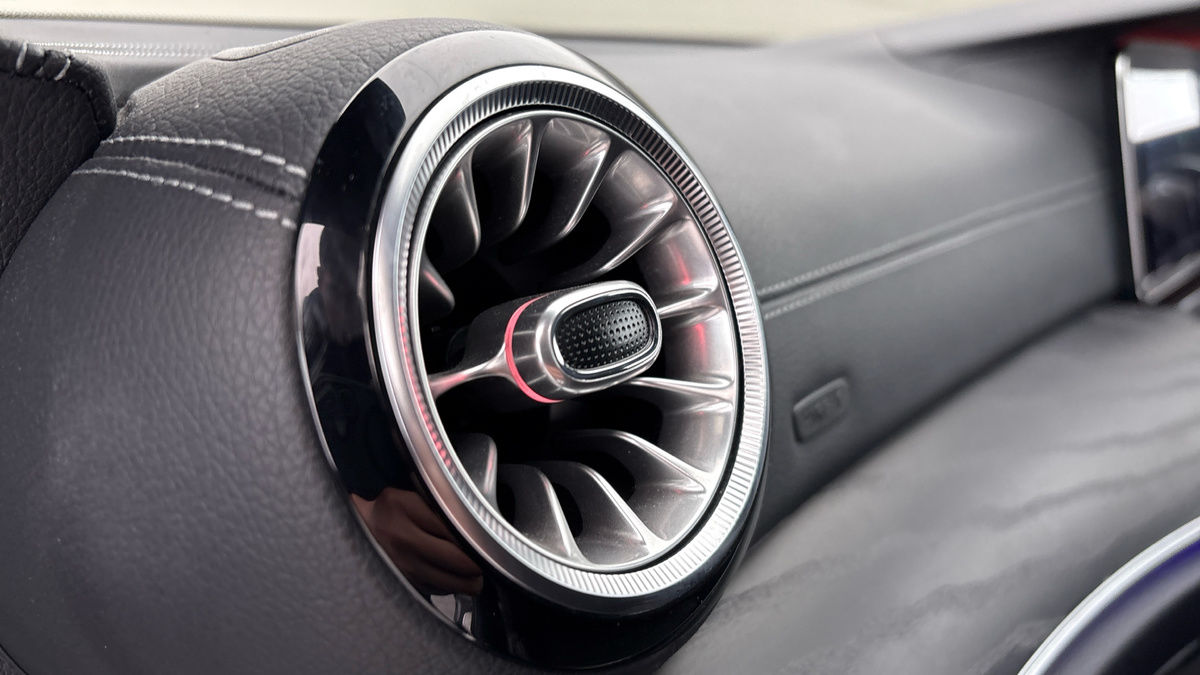 Mercedes-Benz E Class Image 9