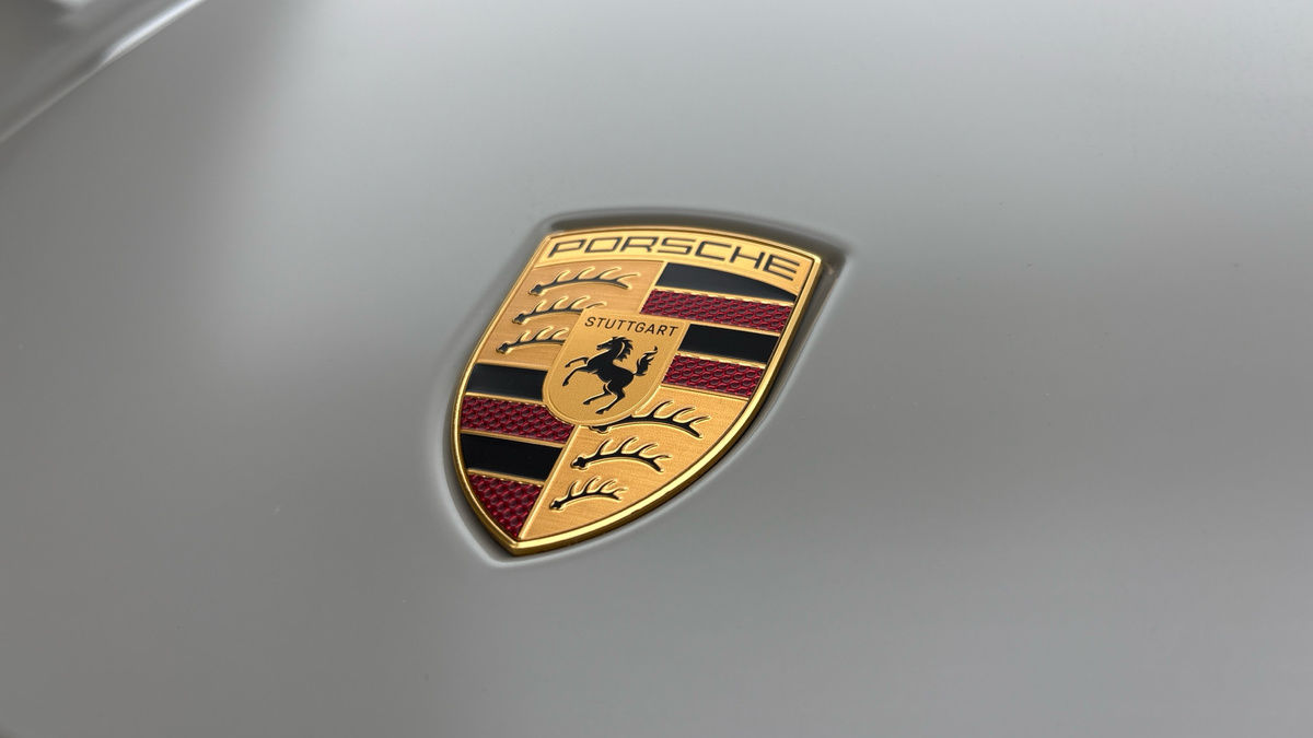 Porsche Cayenne Image 24