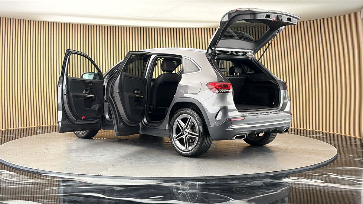 More views of Mercedes-Benz GLA