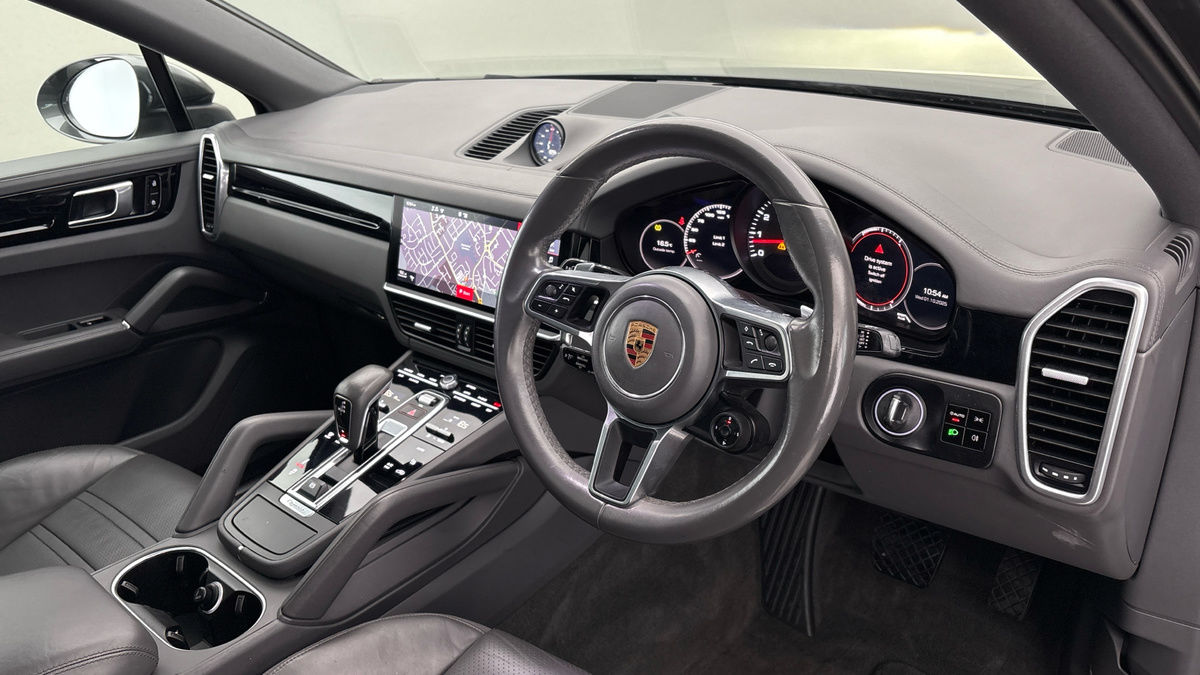 Porsche Cayenne Image 5