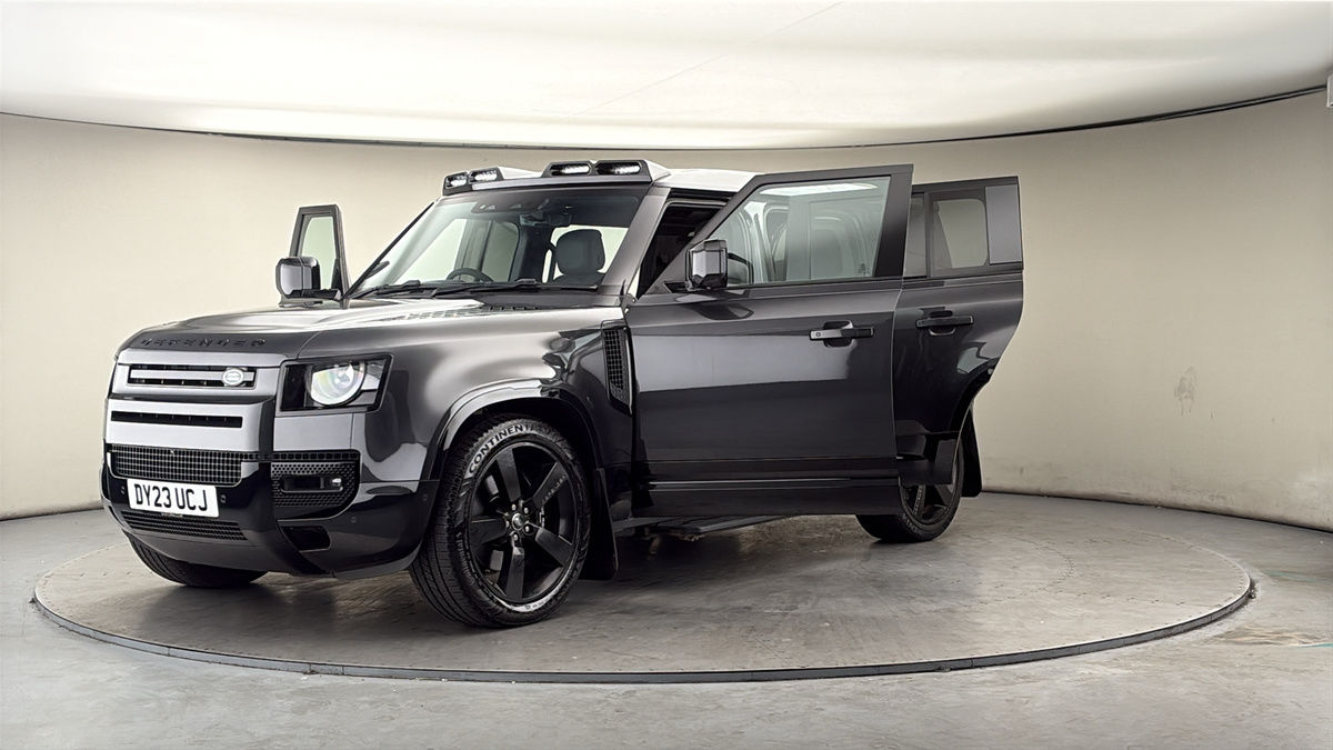 More views of Land Rover Defender 110