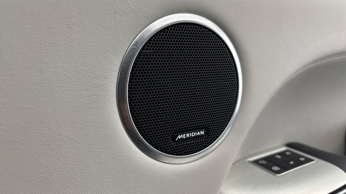 Land Rover Range Rover Sport Image 25