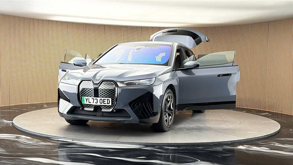 More views of BMW iX