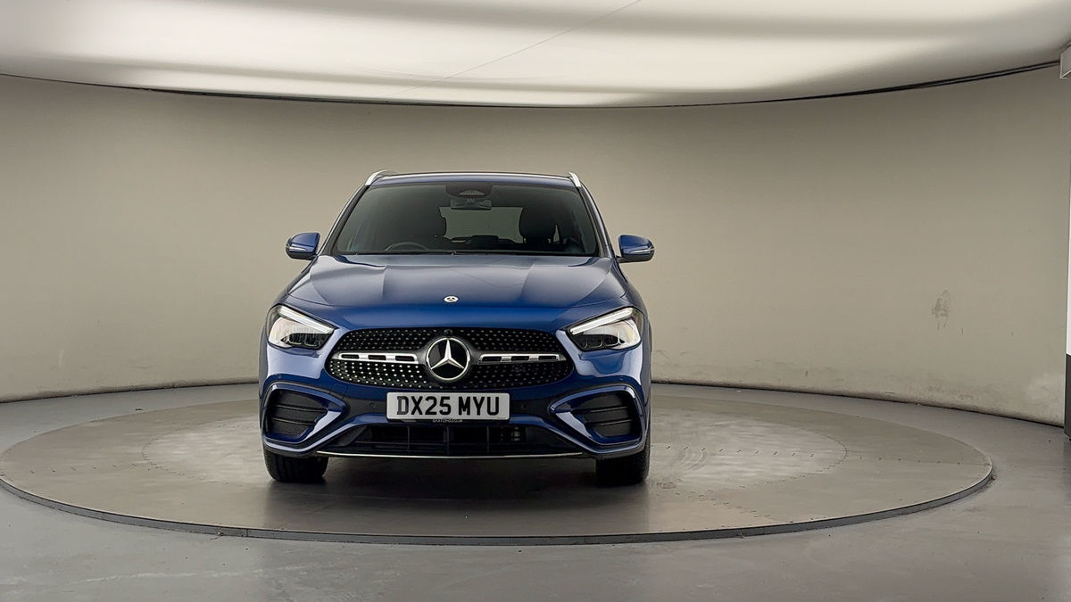 Mercedes-Benz GLA Image 3