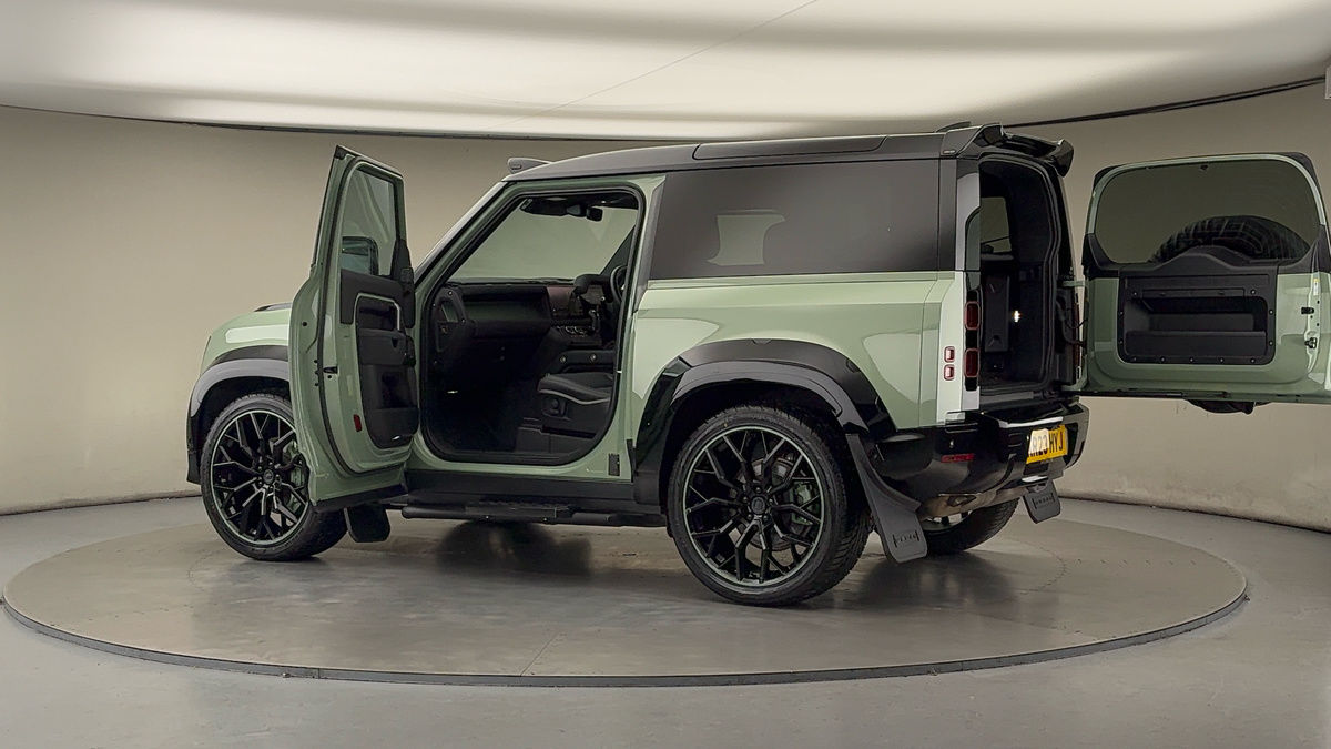 More views of Land Rover Defender 90