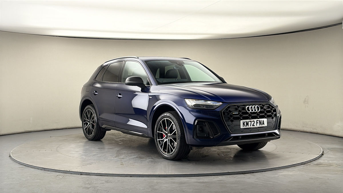 Audi Q5 Sticky Header Image