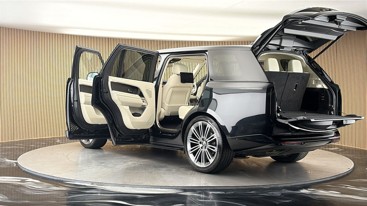 More views of Land Rover Range Rover