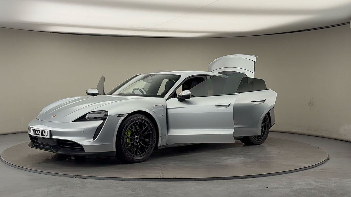 Porsche Taycan Image 22