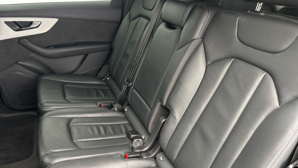 Audi Q7 Image 8
