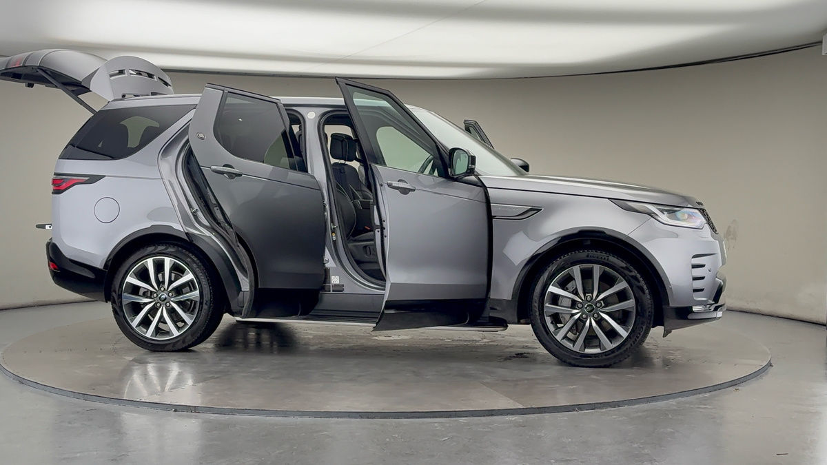 More views of Land Rover Discovery