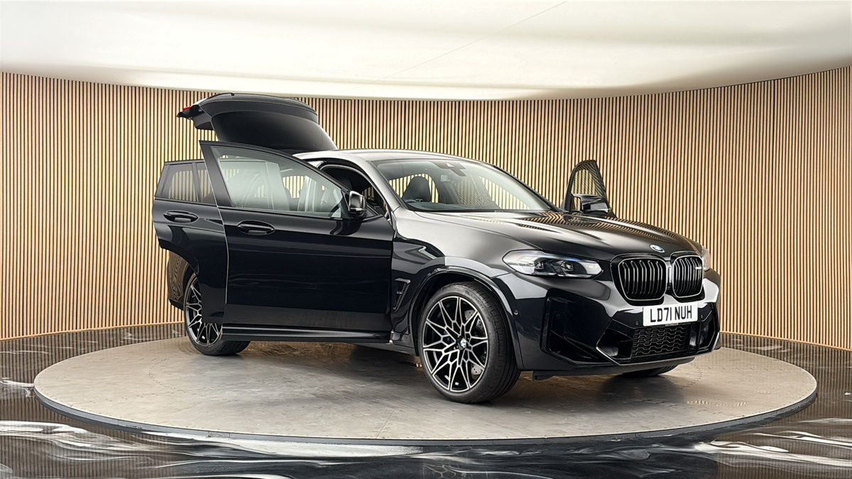 More views of BMW X4 M
