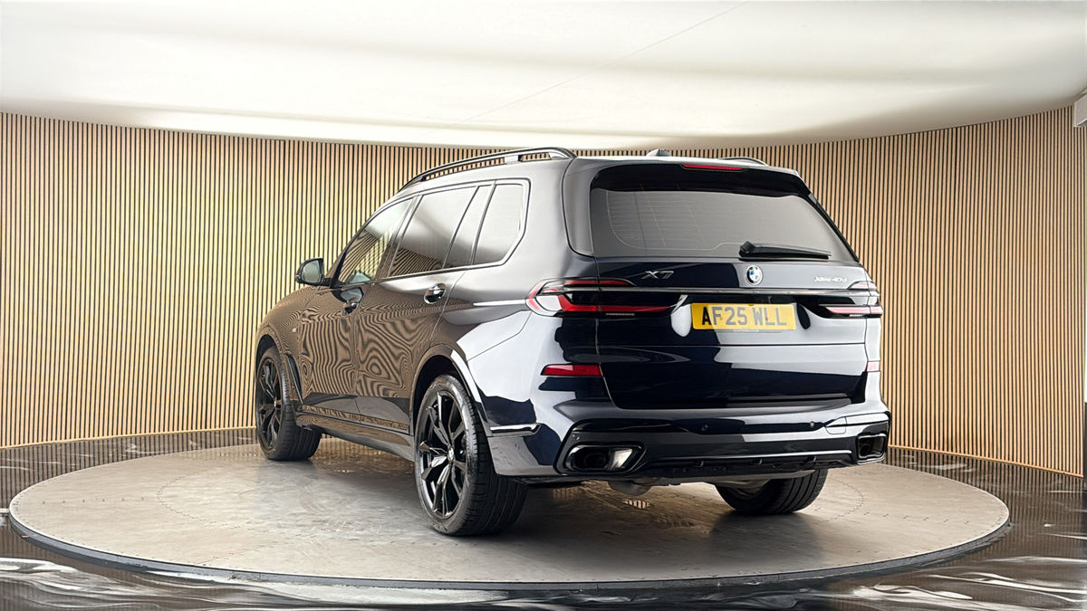 More views of BMW X7