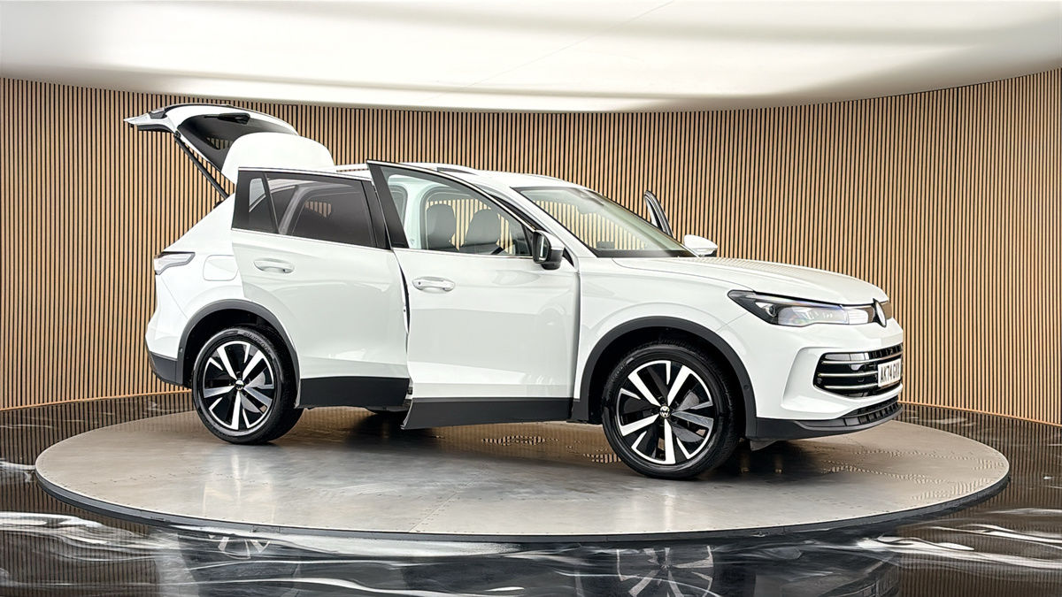 More views of Volkswagen Tiguan