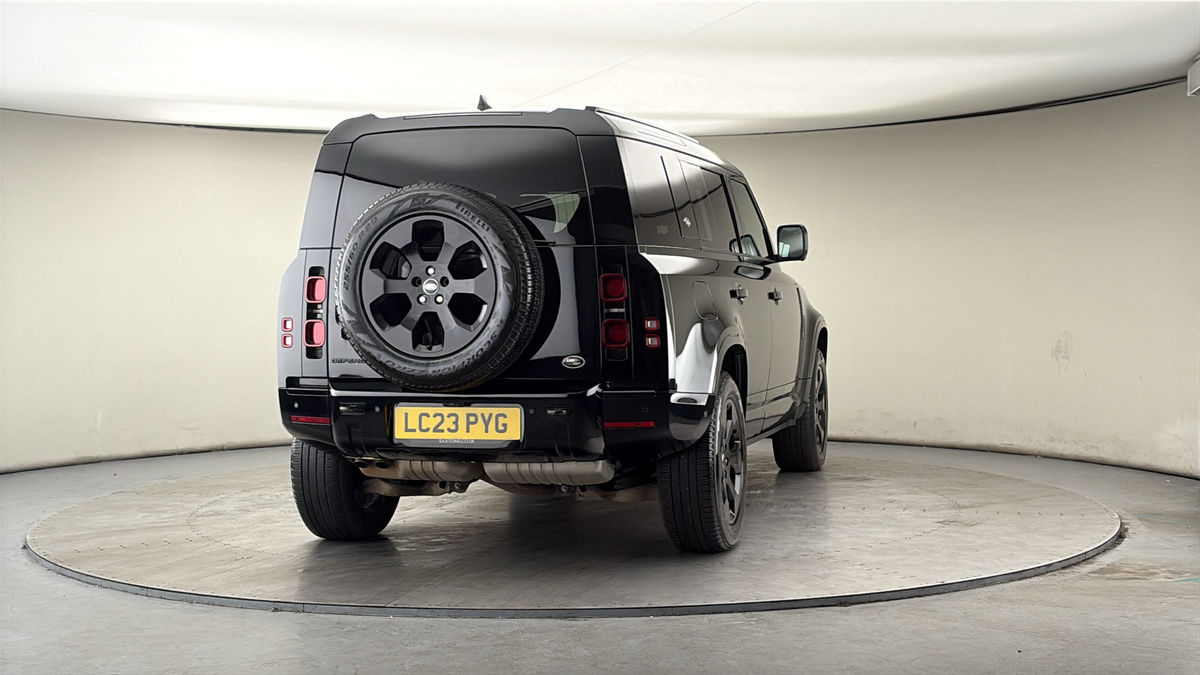 More views of Land Rover Defender 110