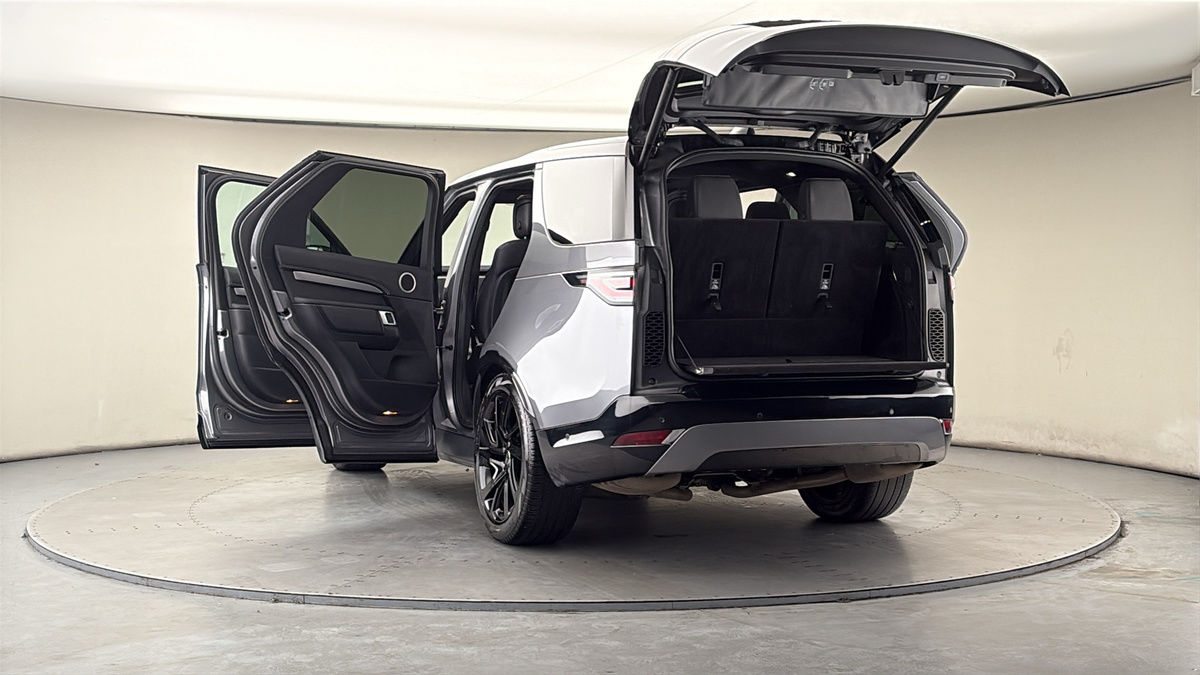 More views of Land Rover Discovery