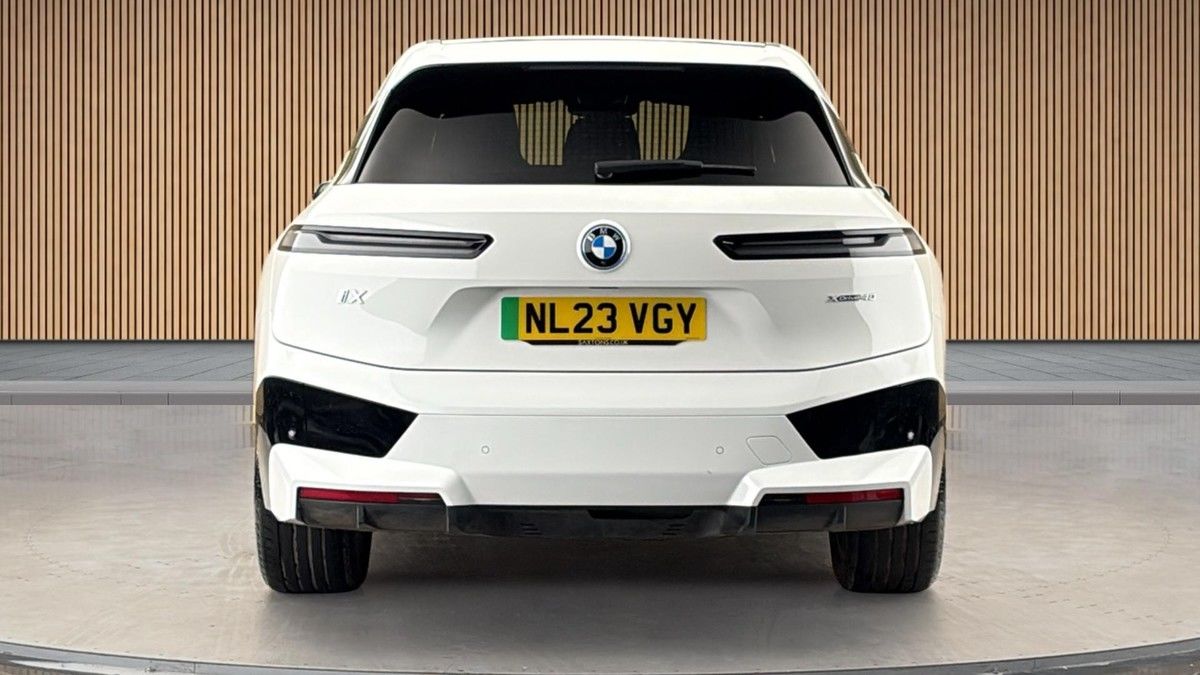 BMW iX Image 4
