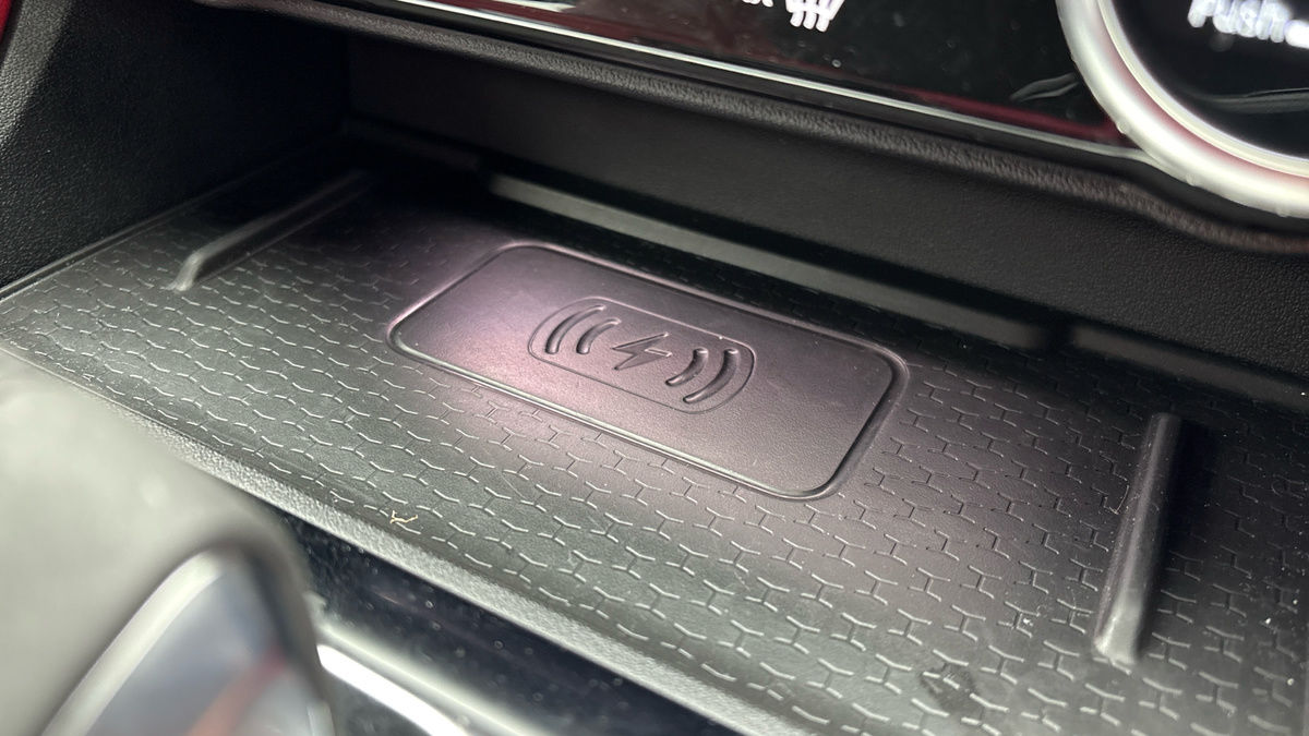 Jaguar F-PACE Image 6