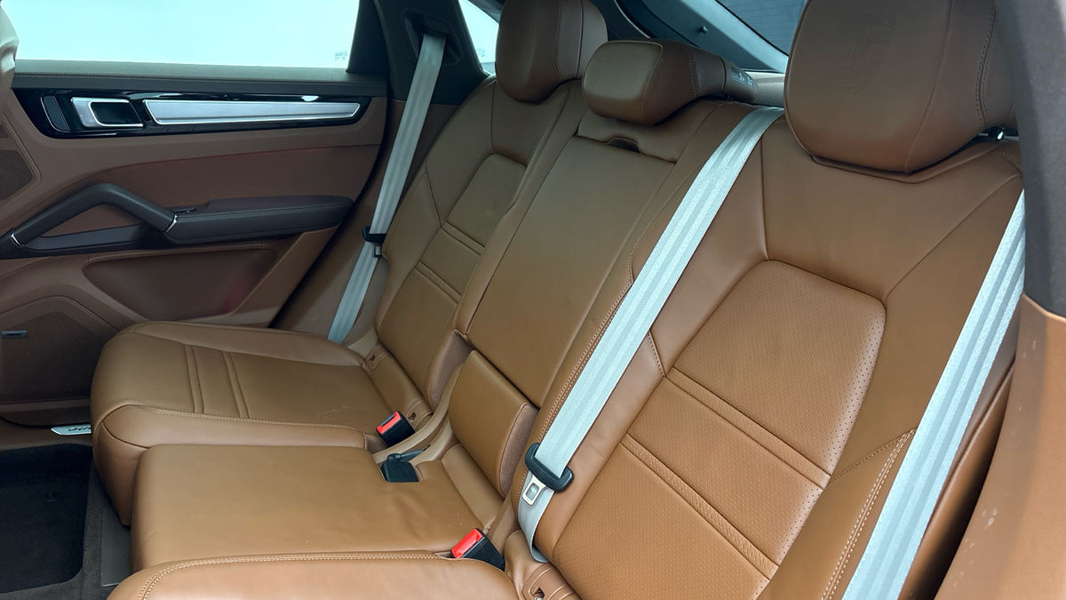 Porsche Cayenne Image 8