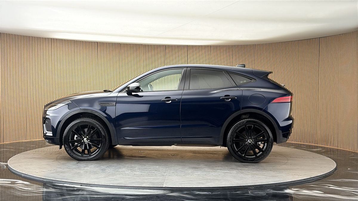 Jaguar E-PACE Image 15
