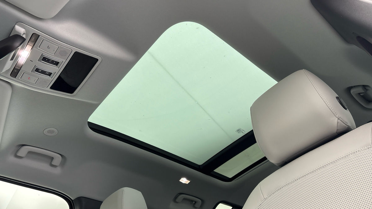 Land Rover Defender 110 Urban Image 6