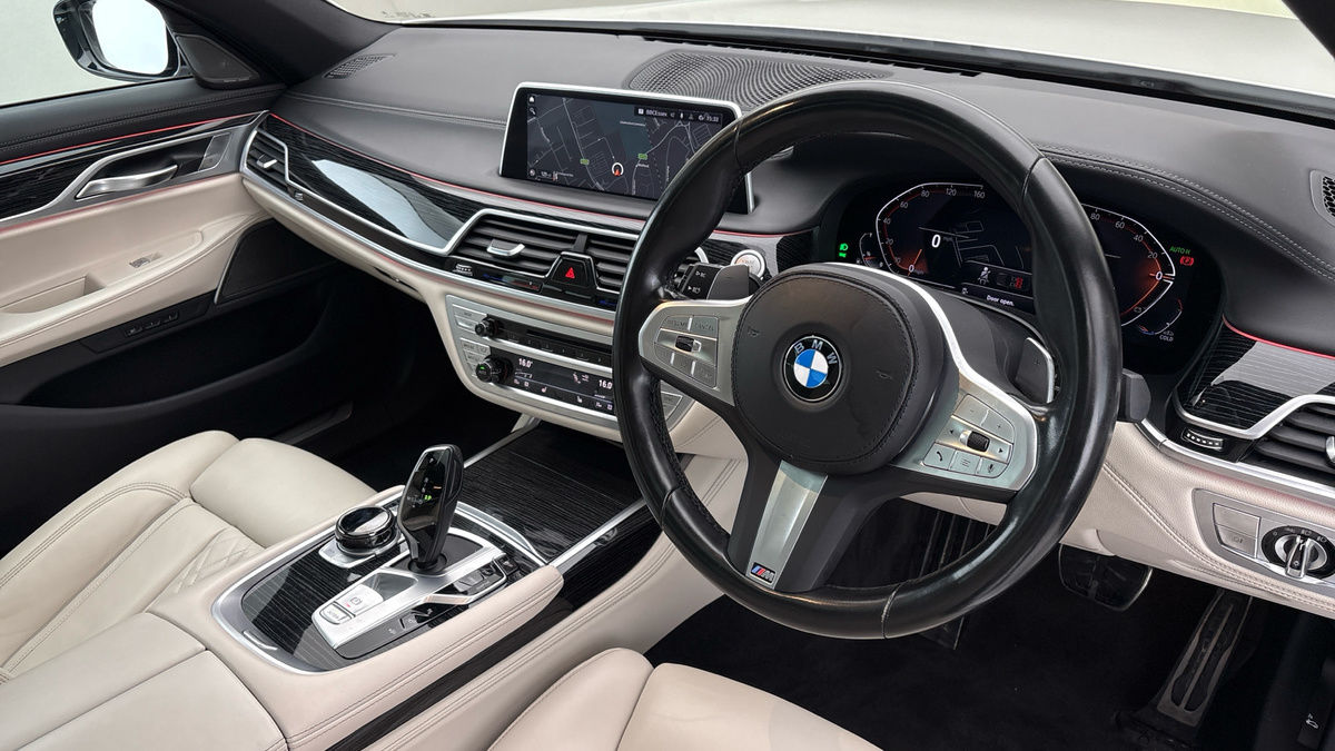 BMW 7 Series Image 5