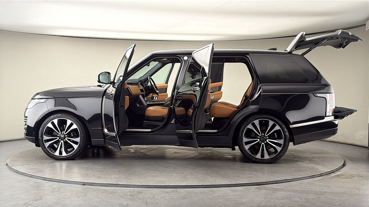 More views of Land Rover Range Rover