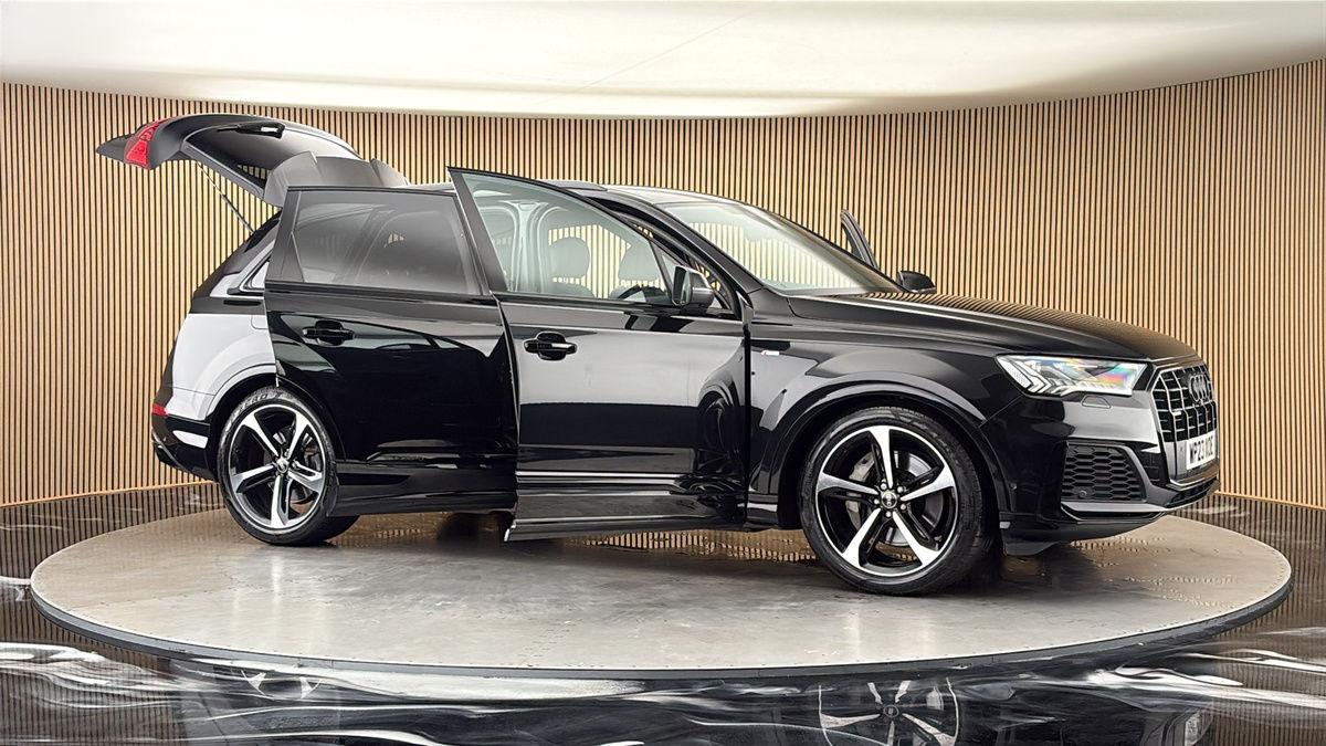 More views of Audi Q7