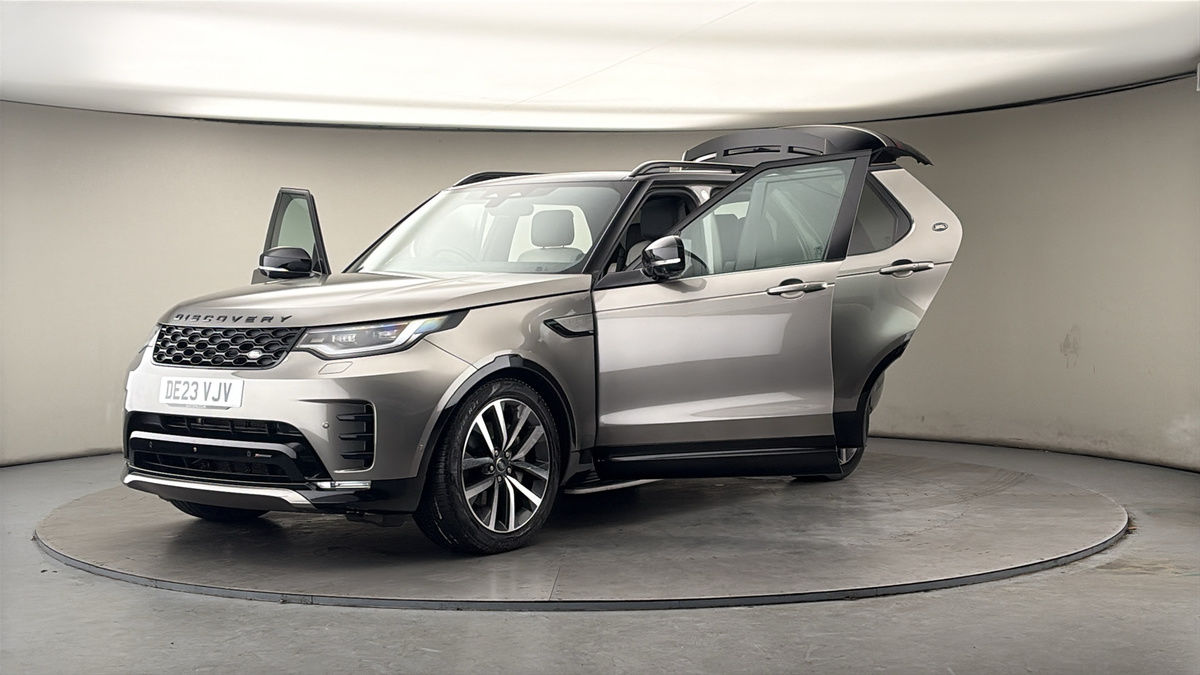 More views of Land Rover Discovery