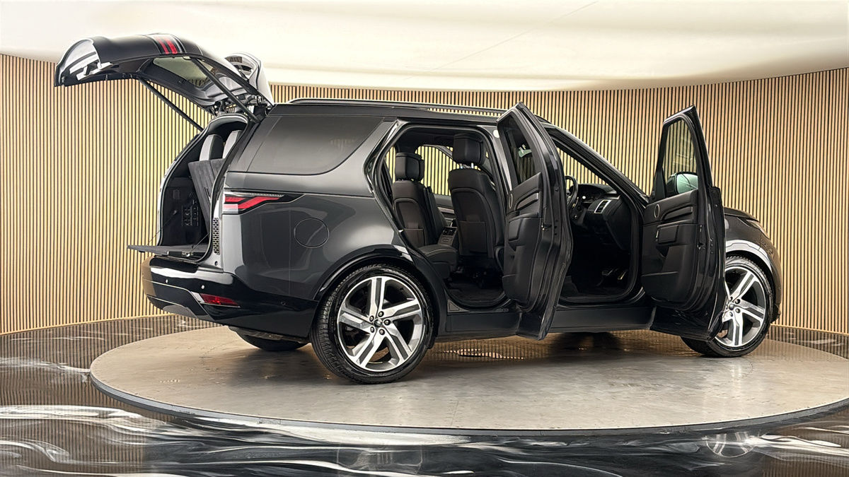 More views of Land Rover Discovery
