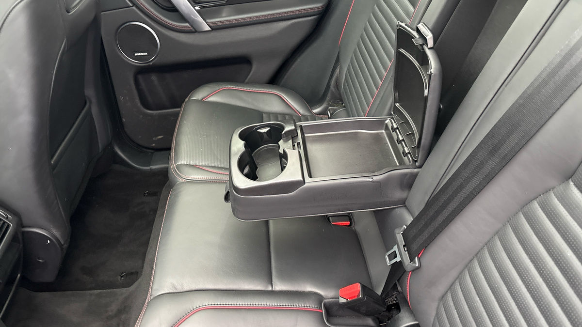 Land Rover Discovery Sport Image 9