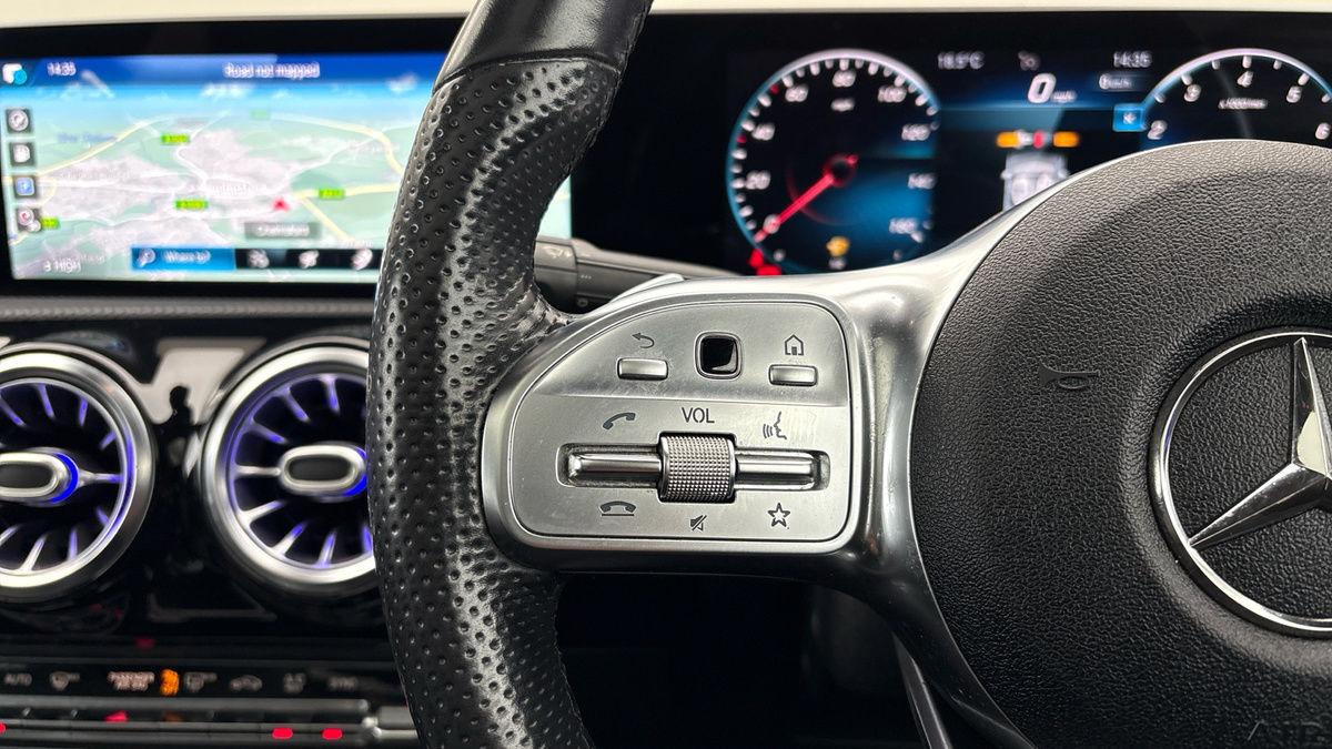 Mercedes-Benz CLA Image 13