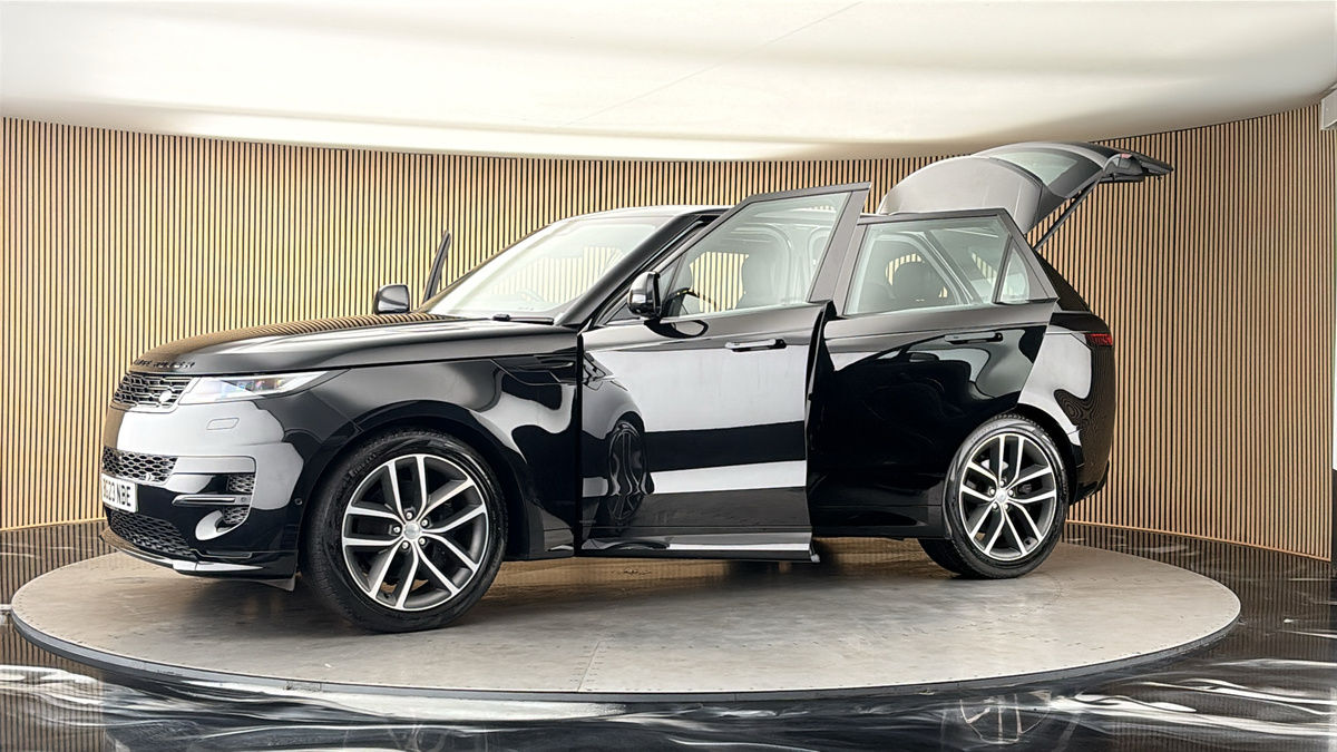 More views of Land Rover Range Rover Sport