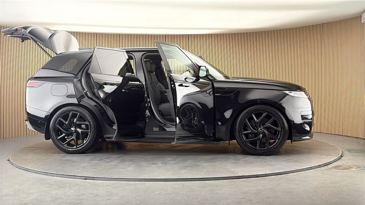More views of Land Rover Range Rover Sport