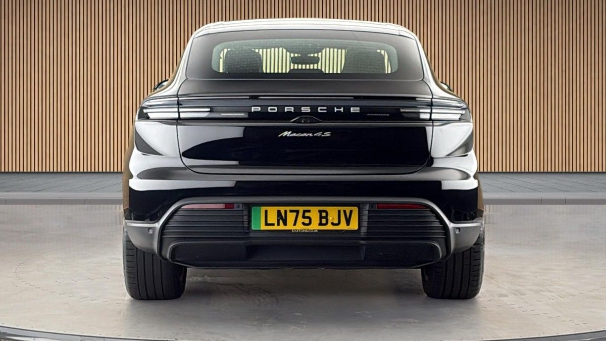 Porsche Macan Image 4