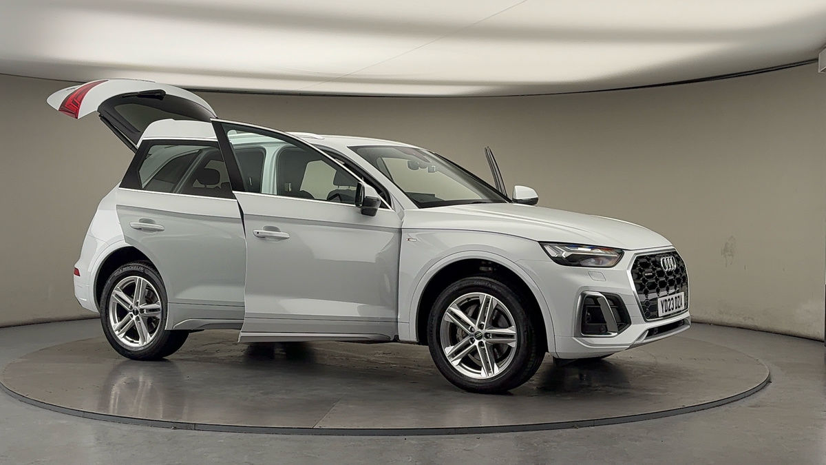 More views of Audi Q5