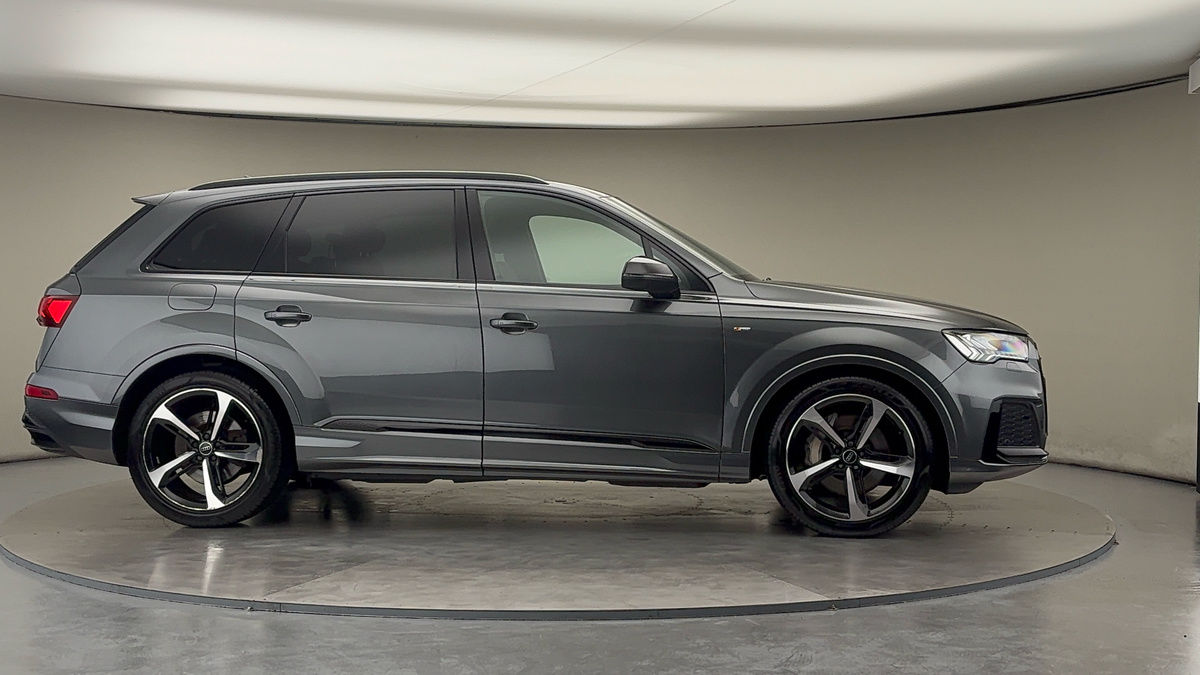 More views of Audi Q7