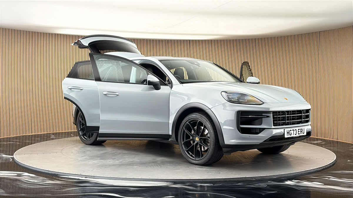 More views of Porsche Cayenne