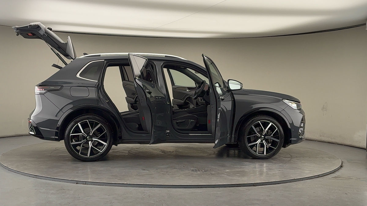 More views of Volkswagen Tiguan