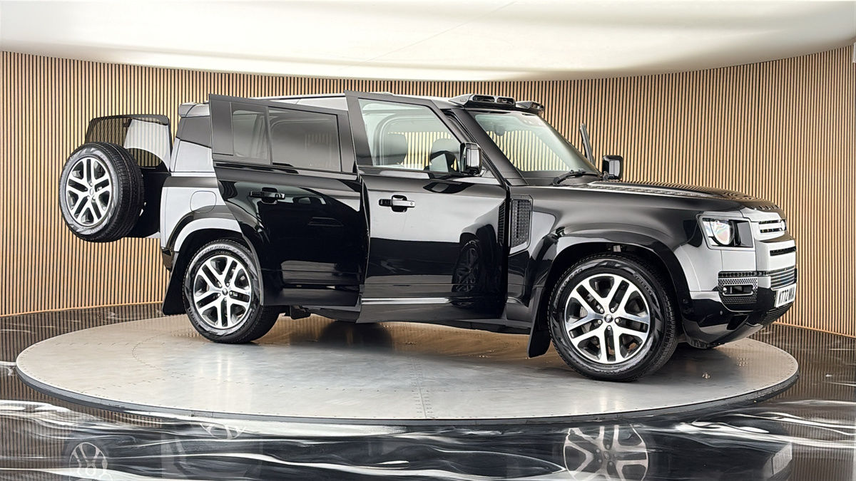 More views of Land Rover Defender 110