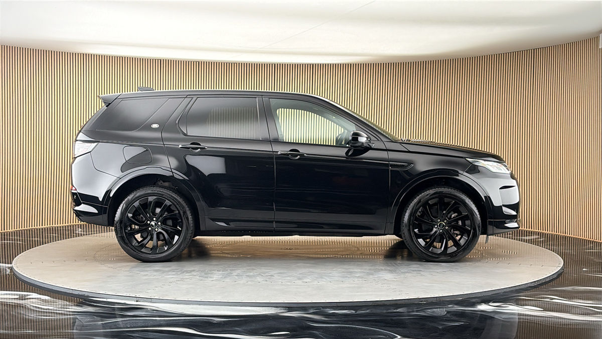 Land Rover Discovery Sport Image 16