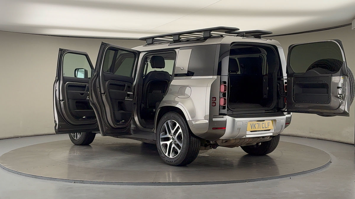 More views of Land Rover Defender 110