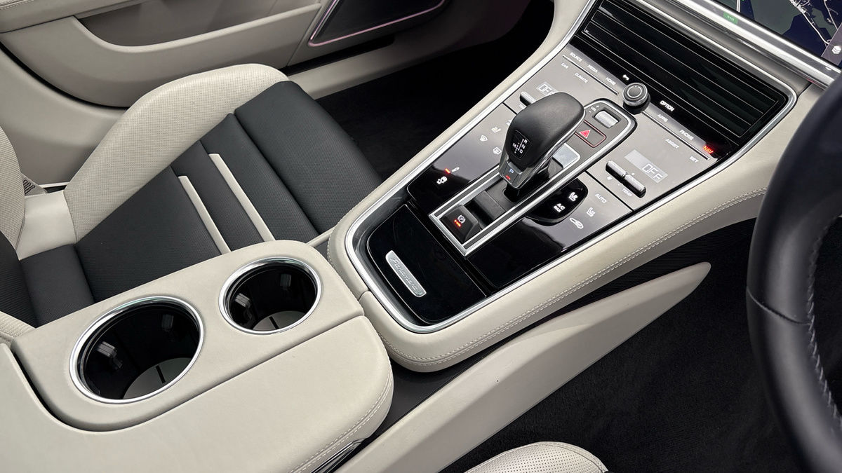 Porsche Panamera Image 18