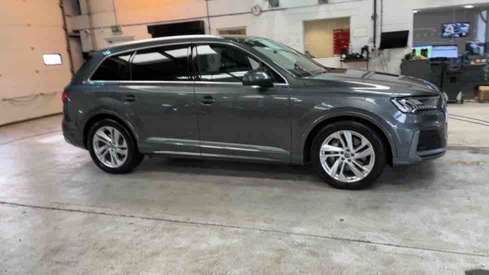 More views of Audi Q7