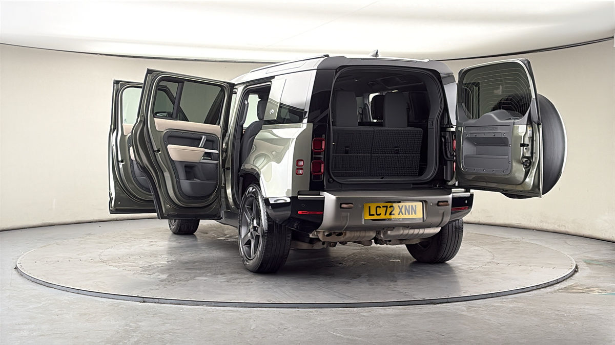 More views of Land Rover Defender 110